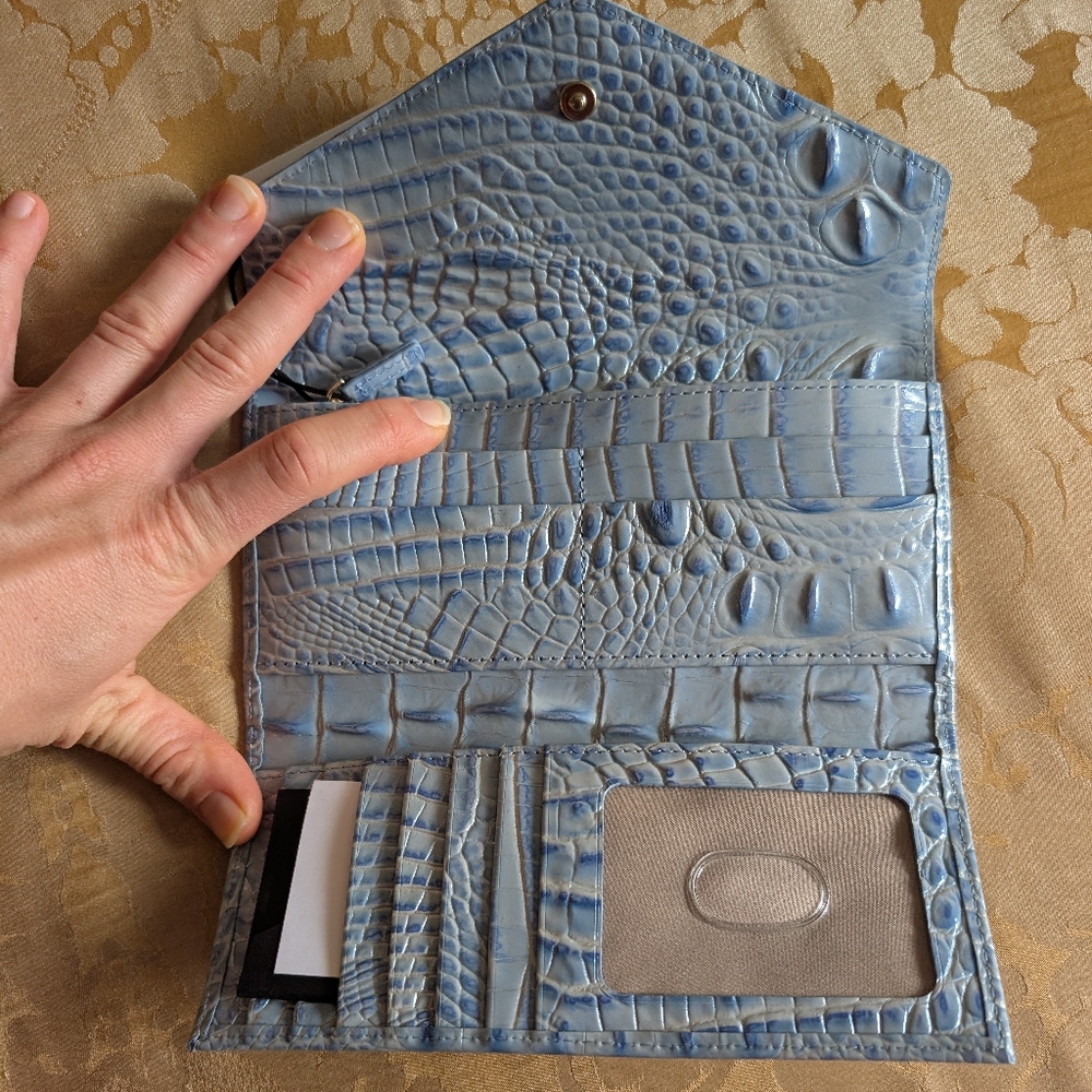Veronica Croc Embossed Leather Wallet - Picture 4 of 6